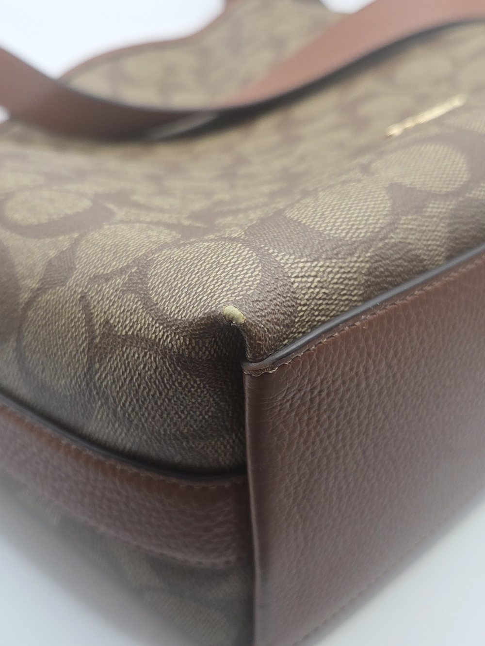 Coach Val Duffle In Signature Canvas - Picture 4 of 8
